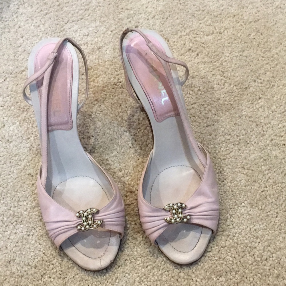 100% authentic Chanel pink open toed heels USED !